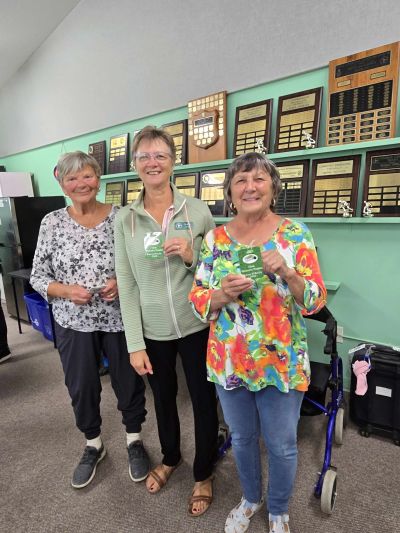 Parksville Lawn Bowling Club bowls on the green